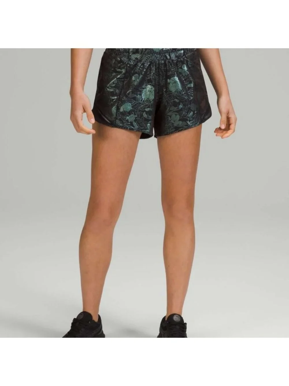 Lululemon Hotty Hot Low-Rise Lined Short 4
